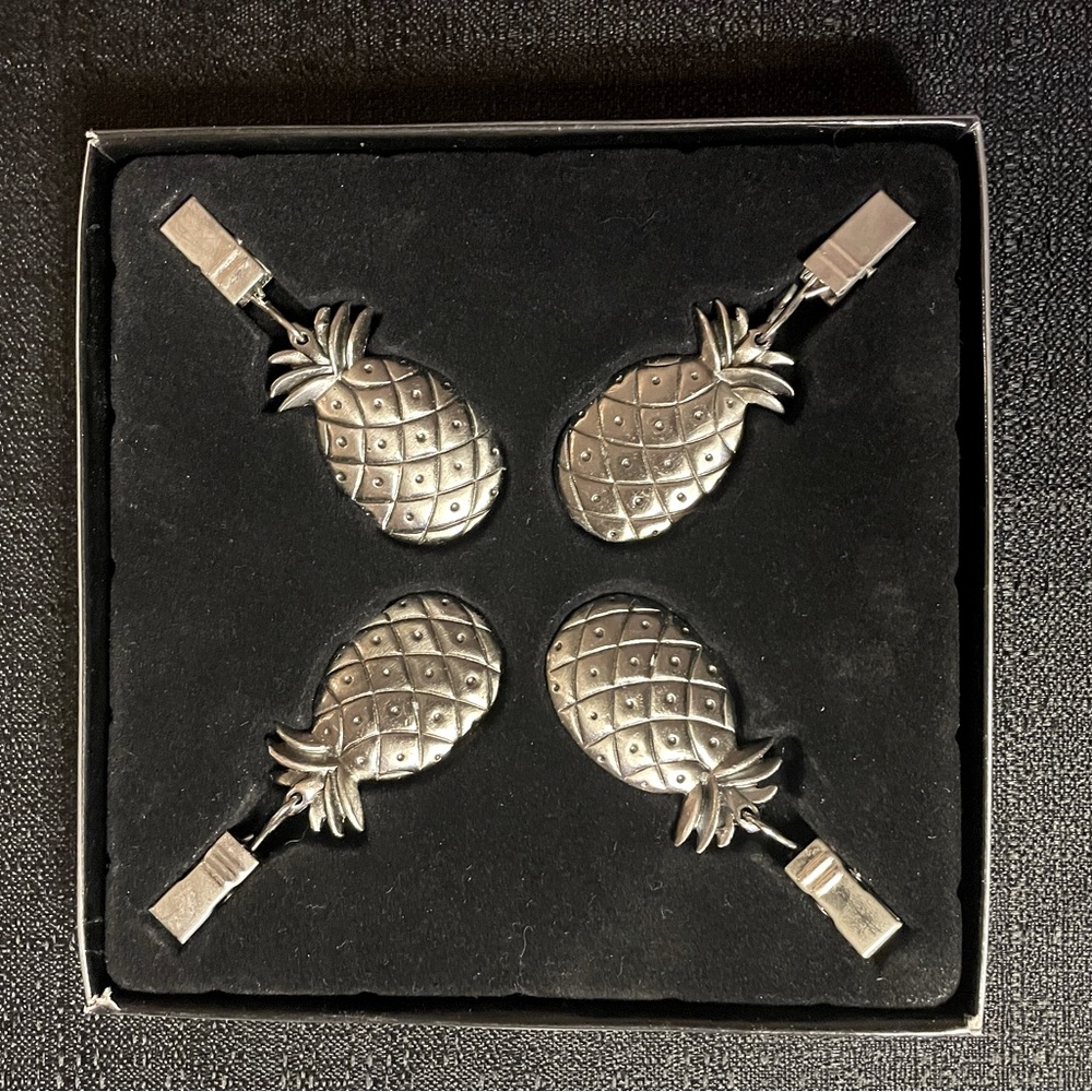 Pewter Pineapple Tablecloth Clip Holders 4x Silver Fruit Outdoors Picnic NEW NIB